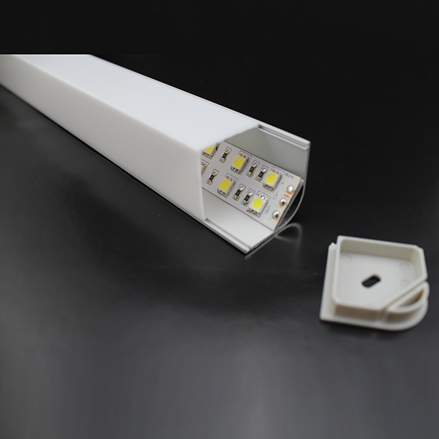 W30mm*H30mm (largeur intérieure 20mm) Forme de triangle de profil en aluminium à LED